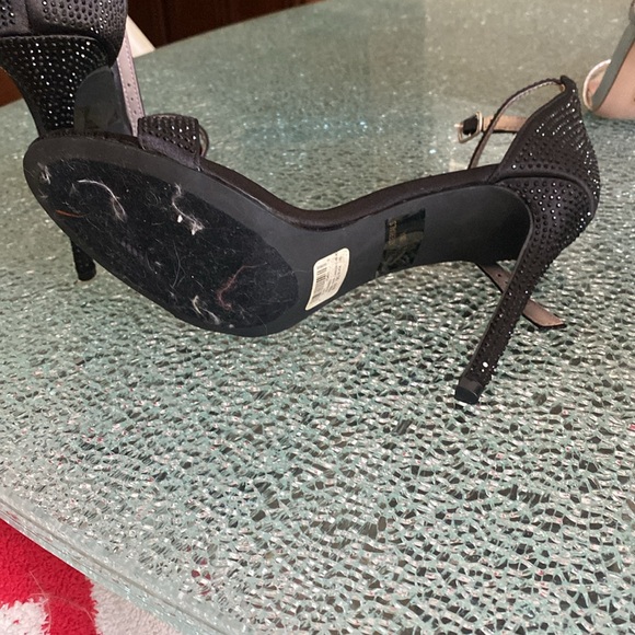 Shoes - Picture 3 of 4